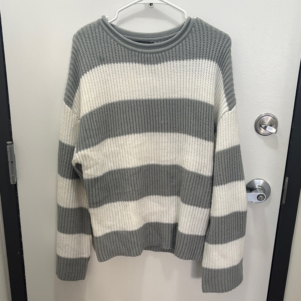 Chic Striped Gray and White Women's Sweater